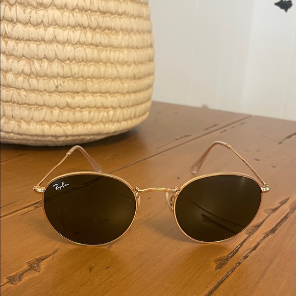 Ray-Ban Gold Frame Sunglasses with Dark Lenses - Picture 1 of 9
